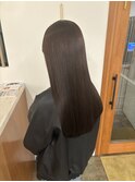 暗めグレージュ