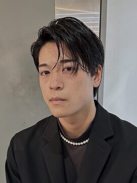 ヘアーメイク ネイキッド(Hair make Naked) かき上げ×ショートバング