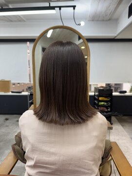 ファブ 銀座(fav) 外ハネセミディ　オリーブベージュ