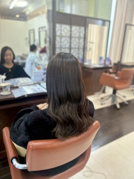 黒髪/クラゲヘアー/オリーブグレー/小顔/ココアベージュ/成田