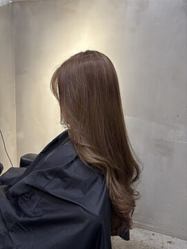 オリーブベージュ