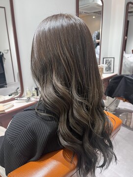 オーパスバイアンブルリュクス 池袋(Opus by ambleluxe) レディースカット/レイヤーカット/顔まわりレイヤー