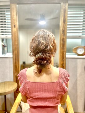 ベルトオブヴィーナス(Belt of venus) カジュアルからパーティーまで☆ルーズシニヨンアレンジ