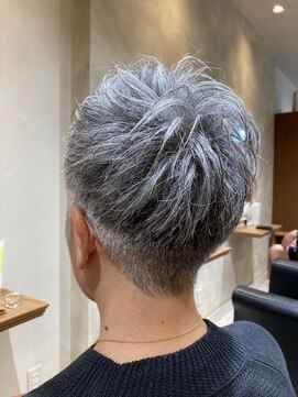 ターコイズ(Turquoise) グレイヘアスタイル