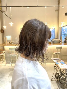 ソーコ(SOKO) 切りっぱなしボブ