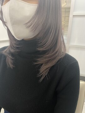 ビンナ(BINNA) シルバーウルフカット