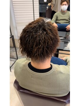 ノーム バイ アウラ(norm. by aura) ツイスパ メンズパーマ メンズカット ツイストスパイラル