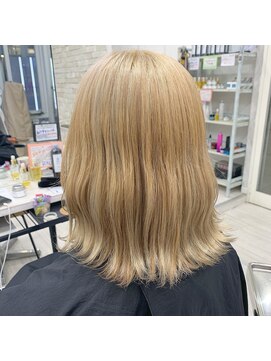 プライズ 表参道原宿店(prize) ホワイトベージュブリーチミルクティーベージュショートヘア原宿