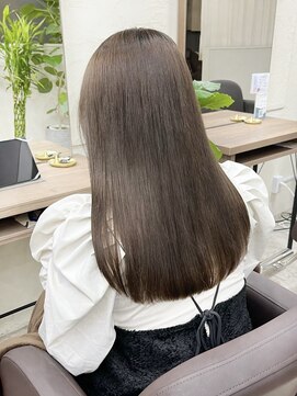 アンフィニー 銀座(ANFINI) 銀座 アッシュベージュ ぱつっとカット ベージュカラー