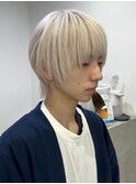 ホワイトショートボブ