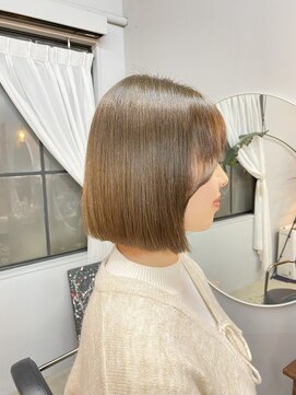チャプター 問屋町(chapter) ケアブリーチブロンドベージュカラー切りっぱなしボブ韓国ヘア