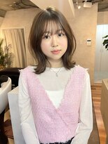 サンルーム(SUN room) くびれミディアムレイヤーミルクブラウン外ハネレイヤーボブ