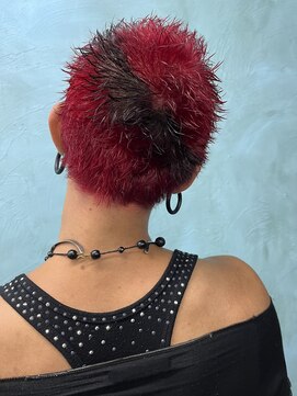 カー(KAH) ボウズ　赤毛　デザインカラー　癖毛　パンク　ベリーショート