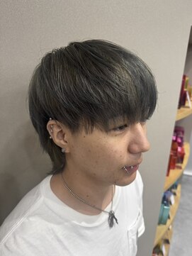 アンドルトワ(and Lutowa) グレージュカラー