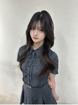 アム 表参道(am)&nbsp;小顔薄めバンググレージュレイヤーロング前髪パーマ黒髪