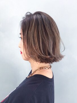 アイティー バイ アルバム 中野店(IT by ALBUM) 3Dハイライトボブ_厚めバングローライトスリークボブ_ba280513