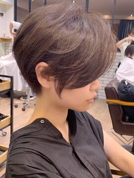 アヴァロン(AVALON) イルミナカラー×前髪長め丸みとくびれショート☆