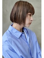 ヤイエ 青山店(yiye)&nbsp;ミニボブ切りっぱなしボブハイトーンベージュカラーショートボブ