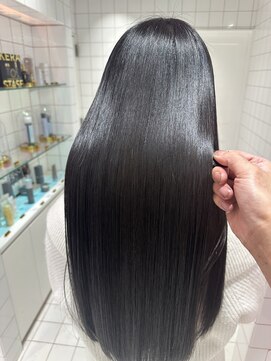 ロンドルーチェ 心斎橋(Lond luce) ダークアッシュ/ミディアムレイヤーカット［髪質改善/縮毛矯正］