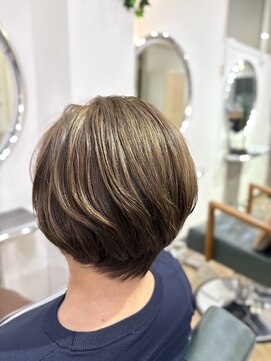 ビィーワンイースト(Be 1 EAST) ショートボブ