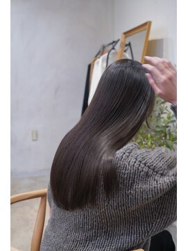 アリー 原宿 表参道(ALLY) ALLY濱田　最近人気のおしゃれ紅茶色と髪の艶で綺麗な印象に