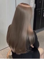 イル(iLe.)&nbsp;ミルクティーベージュブリーチなしダブルカラーレイヤーカット