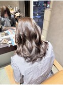 オリーブベージュ