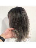 美髪グレージュ外ハネミディ