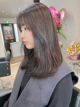 ヴィヴィ(ViVi) レイヤーカット×グレージュ