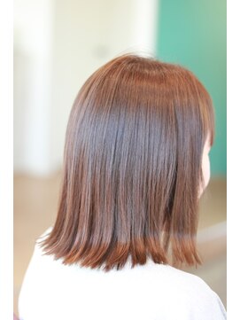 ニライヘアー(niraii hair) 艶髪 切りっぱなしスタイル