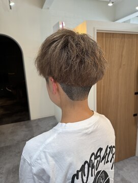 エハプラスマウナ(Eha+MAUNA) ［ダブルカラーで作る］くせ毛を生かしたベージュカラー