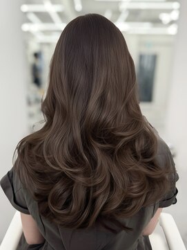 アマトウキョウスマートサロン(AMA TOKYO×Smart Salon) ヘーゼルベージュ ブリーチなし レイヤーカット 海外風