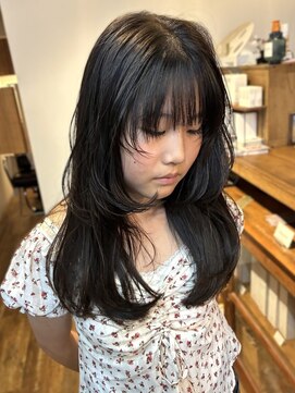 ロティー(loty) レイヤーカット ラベンダーブラウン 小顔ヘア 暗めカラー 20代