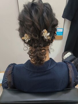 美容師 久保浦 くるくるお呼ばれヘア