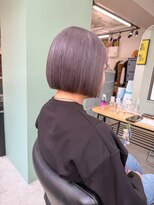 ヒビヲ 天神警固(HIBIO) ショートボブ切りっぱなしボブタッセルボブブリーチダブルカラー