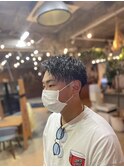 ツイストスパイラルパーマメンズマッシュツーブロック刈り上げ