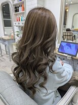 ガーデン バイ イル(GARDEN by illu Co.Ltd)&nbsp;ロングレイヤー/くすみ×艶感のあるブルーベージュ◇