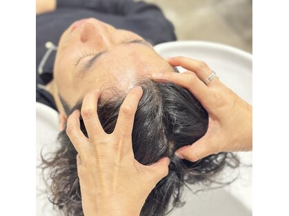 ザメンバイリオス(THE MEN. BY LIOS)の写真