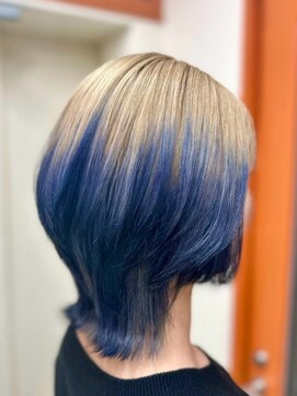 エターナルバイマティーナ(Eternal by MATINA) 【ホワイトブロンド×ブルー ルーツカラー】池袋美容室