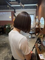 チャプター 問屋町(chapter)&nbsp;ケアブリーチミルクティーベージュカラーヘイリーショートボブ