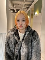 ムーム(Momb)&nbsp;ペールオレンジからオレンジのルーツデザイン
