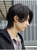 ニュアンスパーマ　マッシュウルフ　センターパート　ミディアム