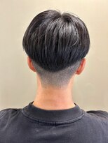 ザメンバイリオス(THE MEN. BY LIOS)&nbsp;ナチュラルな縮毛矯正で作るセンターパート