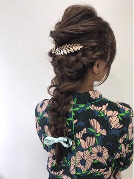 ハウス(HAUS.) お呼ばれ波ウェーブ×透け感たっぷり×フィッシュボーンアレンジ