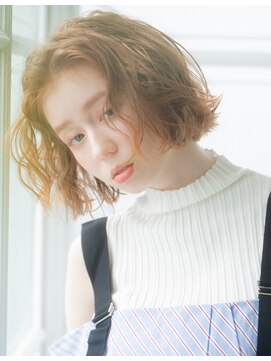 セラ バイ ユーレルム(SerA by U-REALM) 柔らかベージュカラー 担当 森