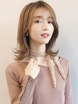 フォンズ(FONS) 大人カワイイ 外ハネミディアム ピンクベージュ エアリーミディ