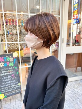 ネオリーブアイム 横浜西口店(Neolive aim) 大人マッシュバングショート　丸みとくびれで襟足まとまる