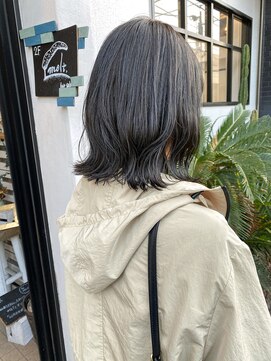 メルト 吉祥寺(melt) 【宮本大輔】暗髪艶髪オリーブベージュ透明感カラー外ハネ耳掛け