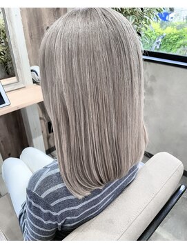 ブルーム(Bloom) ホワイトグレージュ【ブルーム/三郷駅】