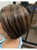 オシャレ前下がりボブ